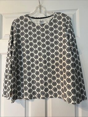 croft & barrow Black and White Floral Medallion Long-Sleeve Top